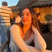 English tutor, providing online lessons to secondary students, with experience supporting pupils throughout their learning.